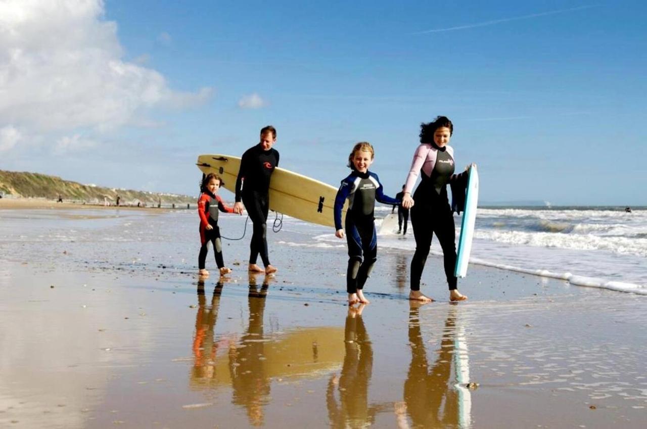 Flat-B, 4 Adults, 20 Mins To Beach, Netflix, Wifi, Sleeps 4 Adults Bournemouth Exteriér fotografie