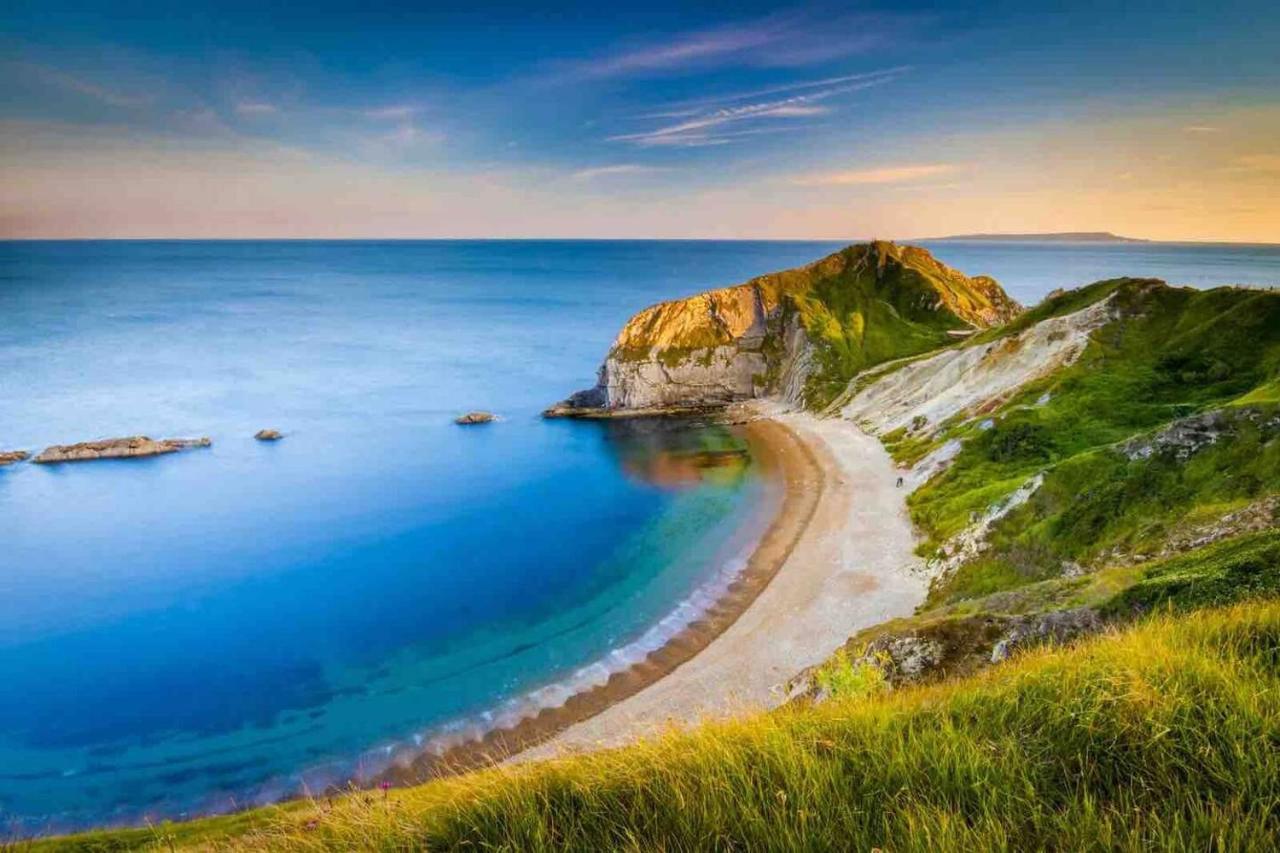 Flat-B, 4 Adults, 20 Mins To Beach, Netflix, Wifi, Sleeps 4 Adults Bournemouth Exteriér fotografie